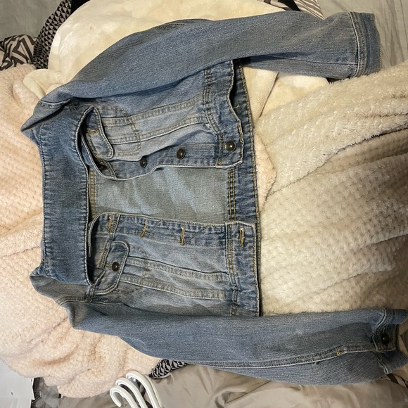 Signature style jean jacket size small! - Picture 2 of 2